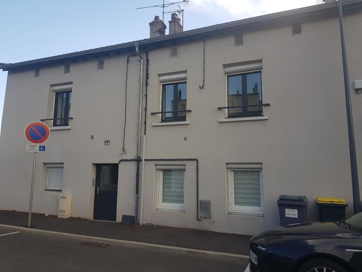L'Ecrin De Saint Genest Lerpt - Belle Vue Et Calme Apartment Exterior photo